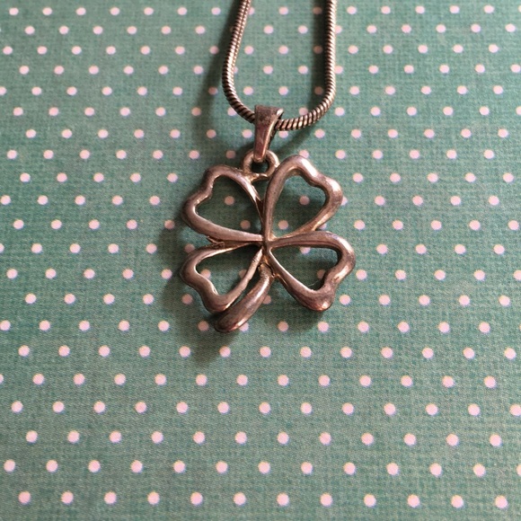🌸3for$15 Four Leaf Clover Necklace - Picture 2 of 3
